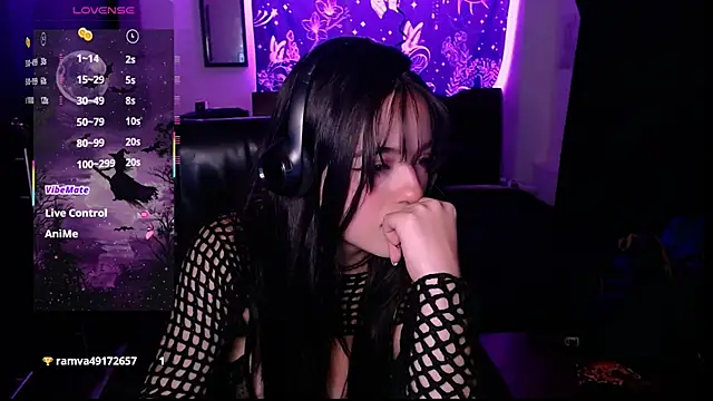 Snapshot of bella_montenegro01 chatting on 12/14/25, 10:15 bella montenegro01 online show from 12/14/25, 10:15