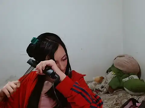 candystream online show from 12/04/25, 05:06