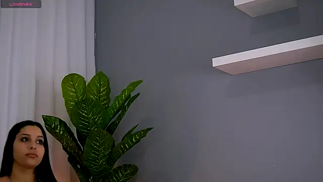 Snapshot of VanessaSinX chatting on 12/05/25, 08:28 VanessaSinX online show from 12/05/25, 08:28