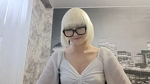 ElenoreVogtman online show from 11/28/25, 10:15