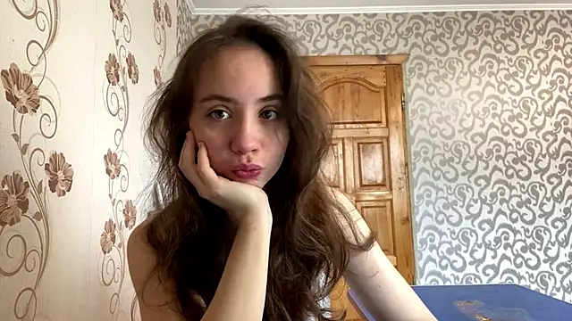 ChandaApplin online show from 12/15/25, 09:04