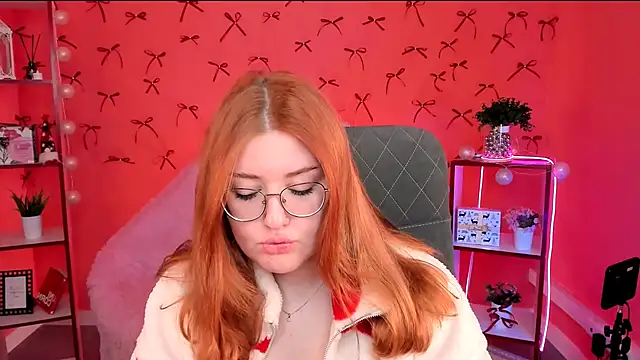 Snapshot of StaceyJensen chatting on 12/14/25, 05:24 StaceyJensen online show from 12/14/25, 05:24