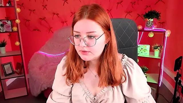 Snapshot of StaceyJensen chatting on 12/02/25, 09:22 StaceyJensen online show from 12/02/25, 09:22