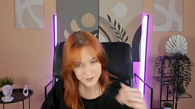 Snapshot of SierraHarper chatting on 11/29/25, 12:16 SierraHarper online show from 11/29/25, 12:16