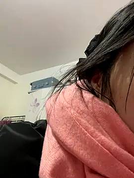 Snapshot of Hong8999 chatting on 12/01/25, 09:32 Hong8999 online show from 12/01/25, 09:32