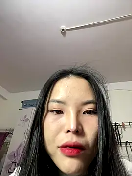 Snapshot of Hong8999 chatting on 11/28/25, 11:54 Hong8999 online show from 11/28/25, 11:54