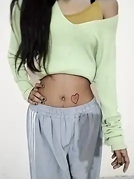 Snapshot of Alli8900 chatting on 11/28/25, 05:02 Alli8900 online show from 11/28/25, 05:02