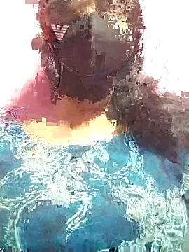 Snapshot of honeygirl6996 chatting on 12/20/25, 06:49 honeygirl6996 online show from 12/20/25, 06:49