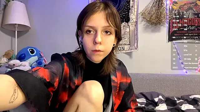 Snapshot of FairyLuna chatting on 12/04/25, 07:13 FairyLuna online show from 12/04/25, 07:13