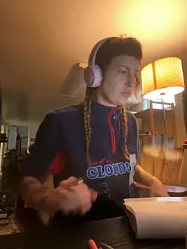 ashtrayhaterz online show from 11/26/25, 07:47