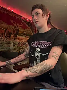 ashtrayhaterz online show from 12/18/25, 02:38