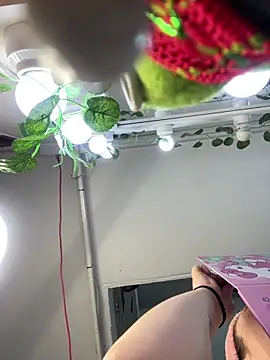 Kitty Bms  online show from 12/18/25, 07:07