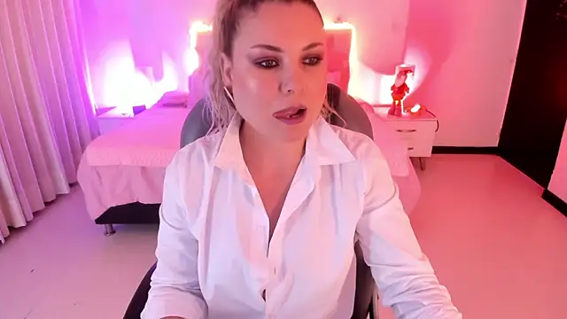 Violeta Hotter online show from 12/19/25, 11:23