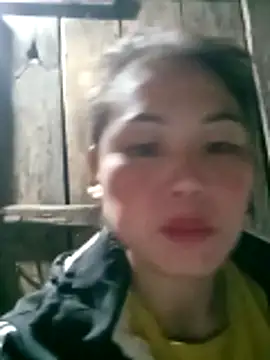 Snapshot of lynae-0 chatting on 11/27/25, 01:22 lynae-0 online show from 11/27/25, 01:22