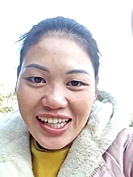 Snapshot of lynae-0 chatting on 11/26/25, 01:05 lynae-0 online show from 11/26/25, 01:05