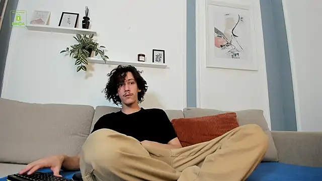 Dilan Wolfe online show from 12/04/25, 05:23