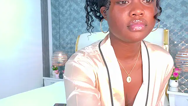 Snapshot of ThianaGarcia chatting on 01/13/26, 02:10 ThianaGarcia online show from 01/13/26, 02:10