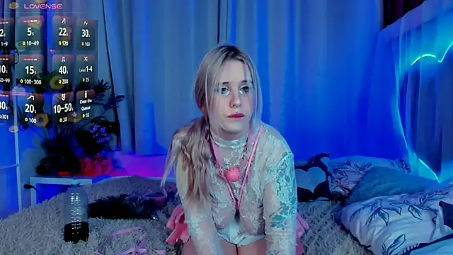 FrostLuna online show from 12/02/25, 08:54