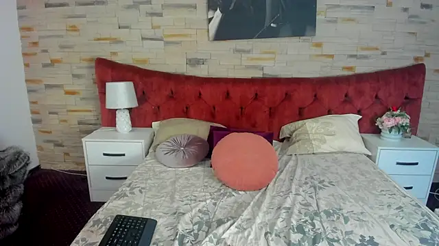 YasmineSly online show from 11/26/25, 08:53