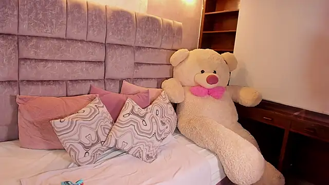 thalia nichols online show from 06/03/26, 10:36
