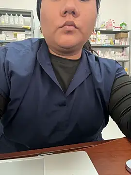 Snapshot of aricub chatting on 11/29/25, 03:45 aricub online show from 11/29/25, 03:45