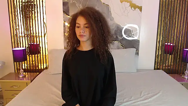 Snapshot of MiticaBrennet_ chatting on 12/17/25, 05:23 MiticaBrennet online show from 12/17/25, 05:23