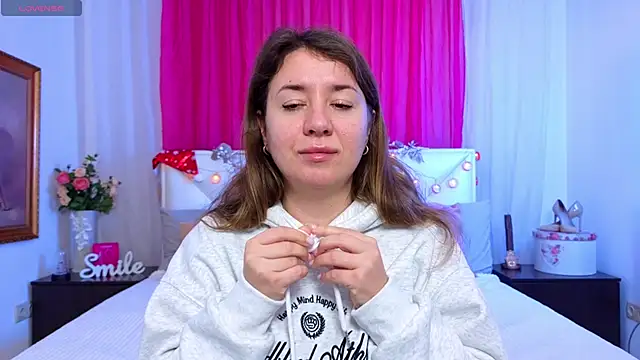 Leona Rae online show from 12/19/25, 07:33