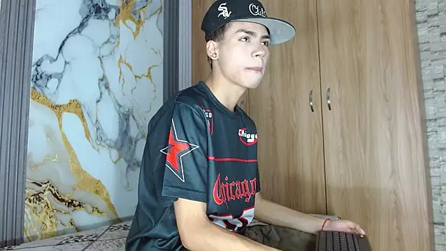 maverickhotson303av online show from 11/24/25, 08:42