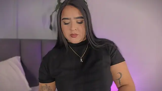 Snapshot of alejandrarojas_ chatting on 06/30/26, 07:47 alejandrarojas online show from 06/30/26, 07:47