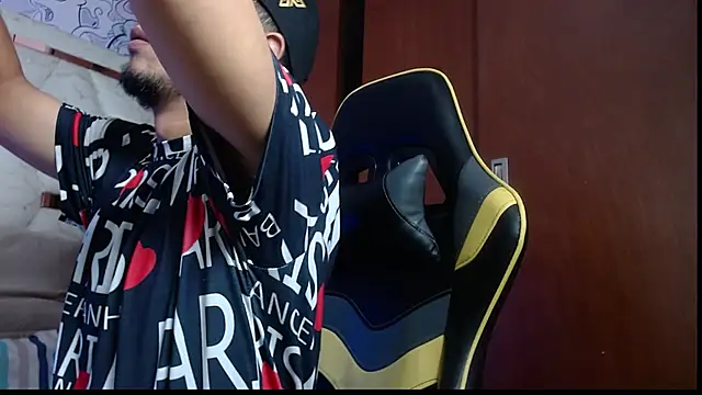 Couple wildd  online show from 12/20/25, 08:44