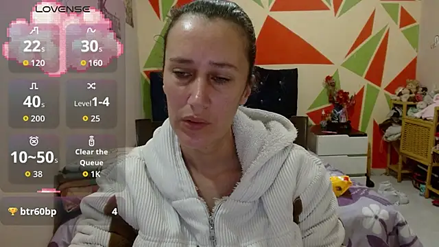 CASSANDRA BROWN online show from 12/15/25, 06:03