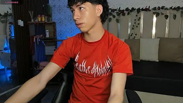 Snapshot of kaelwolf_tay chatting on 02/12/26, 07:13 kaelwolf tay online show from 02/12/26, 07:13