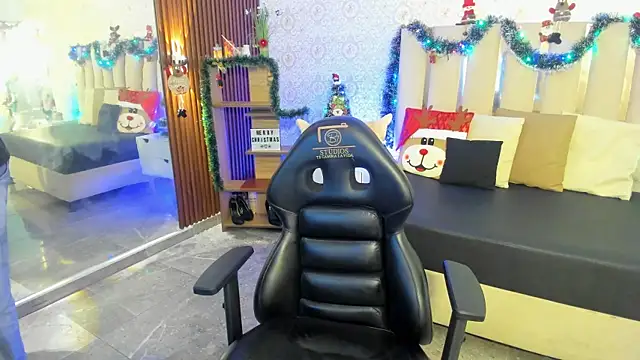 kaelwolf tay online show from 12/20/25, 07:28