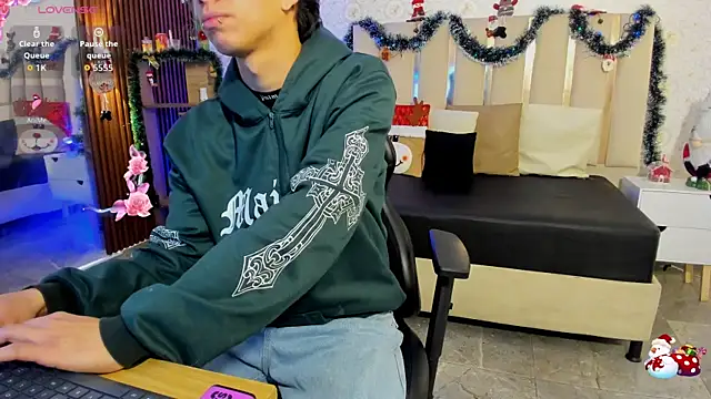 kaelwolf tay online show from 12/22/25, 07:25