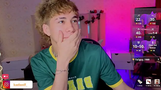 kaelwolf tay online show from 04/14/26, 07:30