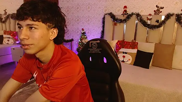 kaelwolf tay online show from 12/05/25, 07:34