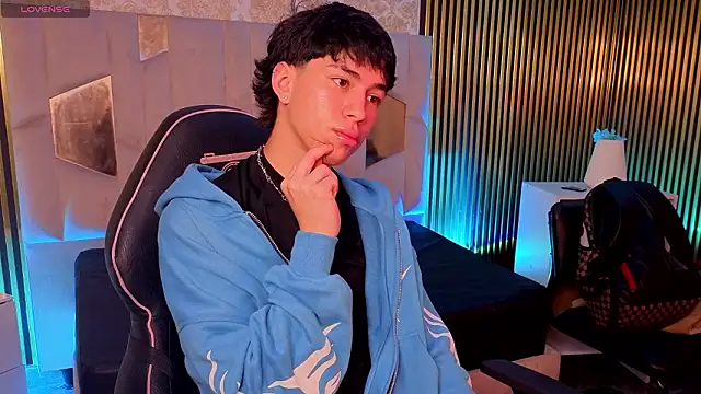 kaelwolf tay online show from 03/12/26, 08:02