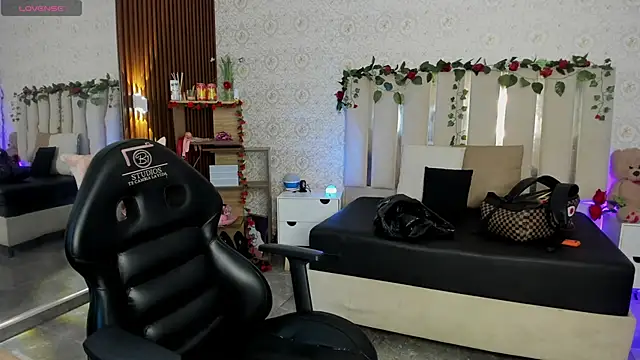 Snapshot of kaelwolf_tay chatting on 02/18/26, 07:10 kaelwolf tay online show from 02/18/26, 07:10