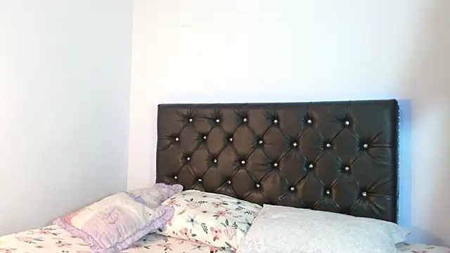 Ameliejoness  online show from 05/10/26, 08:11