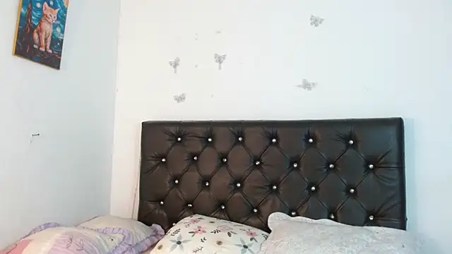 Ameliejoness  online show from 03/18/26, 08:53