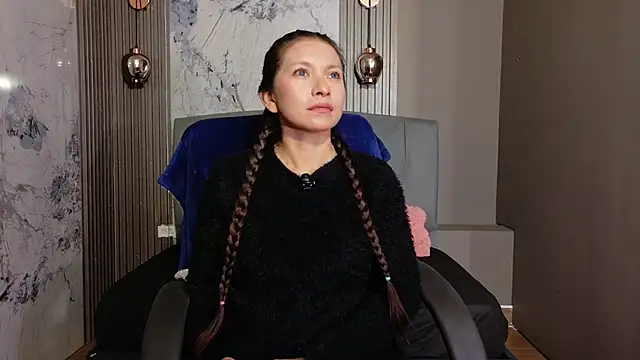 Cloe16  online show from 12/21/25, 03:08