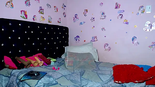 ShantalTsFox online show from 03/10/26, 06:28