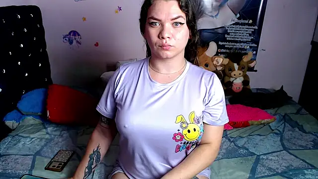 Snapshot of ShantalTsFox chatting on 06/17/26, 04:12 ShantalTsFox online show from 06/17/26, 04:12