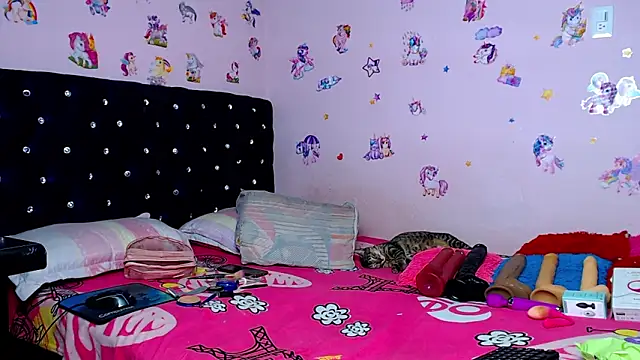 ShantalTsFox online show from 03/01/26, 04:01