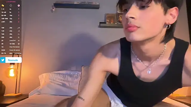 Snapshot of noxnude chatting on 02/16/26, 11:57 noxnude online show from 02/16/26, 11:57