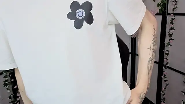 Maxwellchiik online show from 11/29/25, 08:42