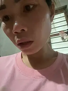 Snapshot of meganmeo chatting on 05/02/26, 11:21 meganmeo online show from 05/02/26, 11:21