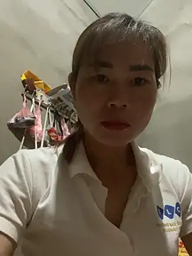 Snapshot of meganmeo chatting on 05/08/26, 12:36 meganmeo online show from 05/08/26, 12:36