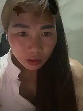 Snapshot of meganmeo chatting on 05/14/26, 12:18 meganmeo online show from 05/14/26, 12:18