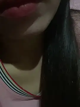 Snapshot of meganmeo chatting on 12/16/25, 11:53 meganmeo online show from 12/16/25, 11:53